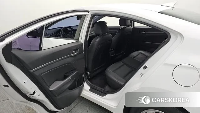 Hyundai Avante AD 2018 Белый из Кореи, фото 3