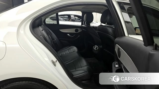 Mercedes-Benz C-Class W205 2018 Белый из Кореи, фото 3