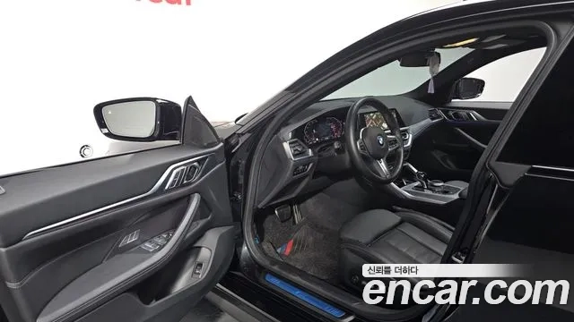 BMW 4 Series (G22) 2023 Черный из Кореи, фото 3