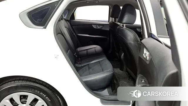 Kia The New K3 2nd generation 2021 Белый из Кореи, фото 3