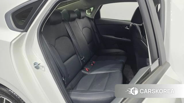 Kia The New K3 2nd generation 2024 Белый из Кореи, фото 3