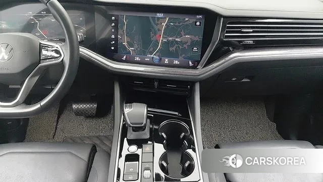 Volkswagen Touareg 3rd generation 2020 Белый из Кореи, фото 3