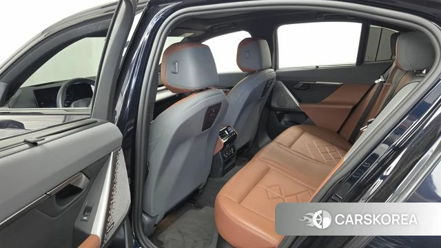 BMW i5 (G60) 2024 Черный из Кореи, фото 3