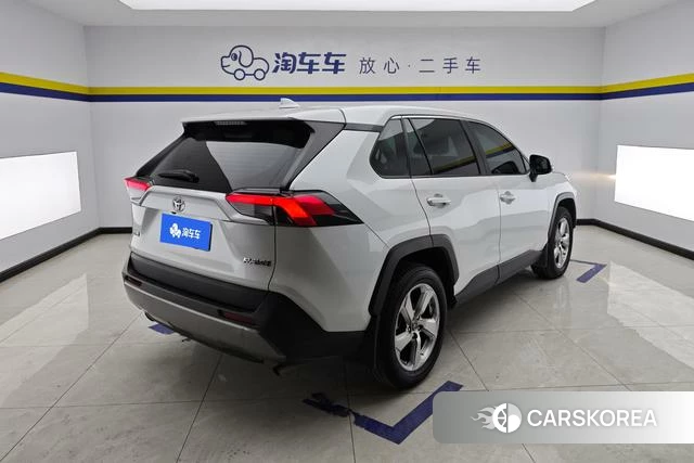Toyota RAV4 Rongfang 2022 Белый из Китая, фото 3