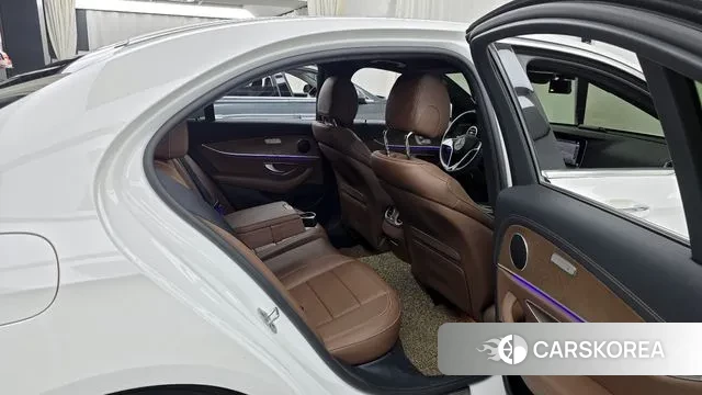 Mercedes-Benz E-Class W213 2021 Белый из Кореи, фото 3