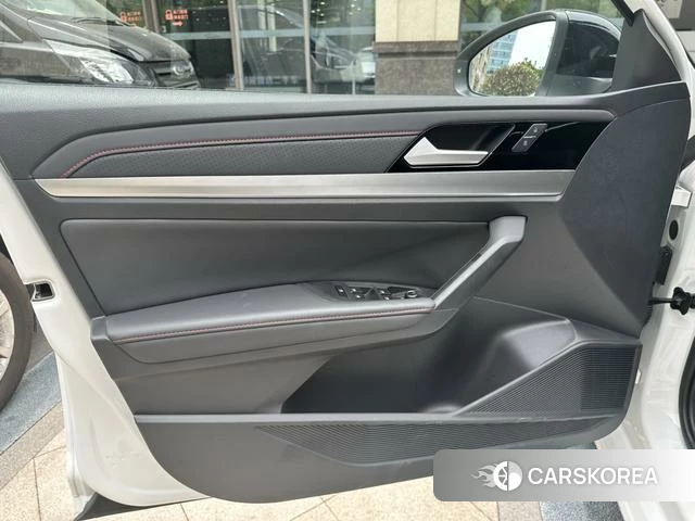 Volkswagen Lavida 2024 Белый из Китая, фото 3