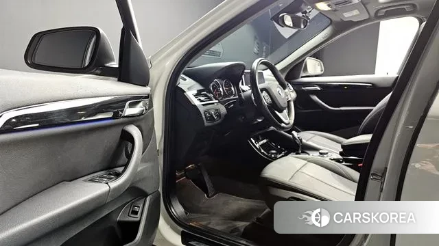 BMW X1 (F48) 2022 Белый из Кореи, фото 3