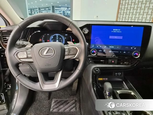 Lexus NX350h Second generation 2025 Черный из Кореи, фото 3
