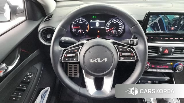 Kia The New K3 2nd generation 2024 Белый из Кореи, фото 3
