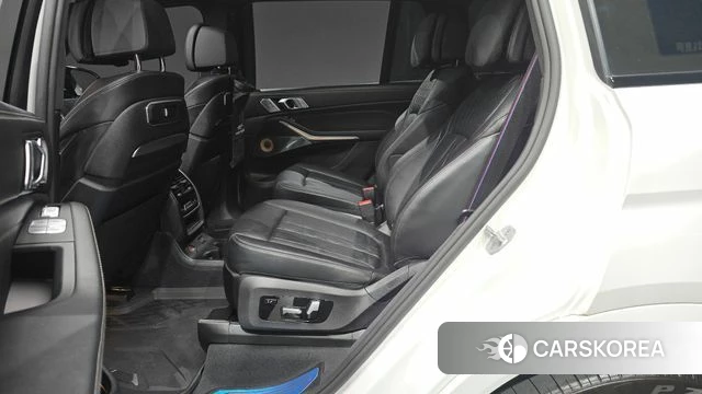 BMW X7 (G07) 2025 Белый из Кореи, фото 3