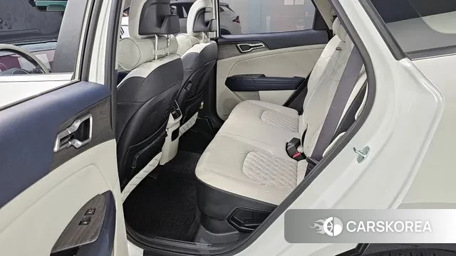 Kia Sportage 5th Generation Hybrid 2023 Белый из Кореи, фото 3