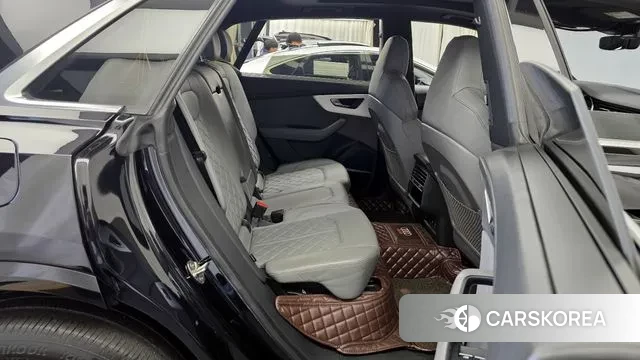 Audi Q8 (4M) 2021 Черный из Кореи, фото 3