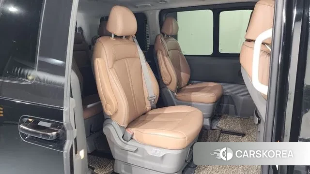 Hyundai Staria 2021 Черный из Кореи, фото 3