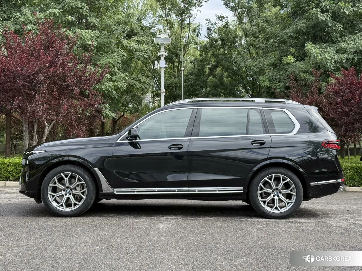 BMW X7 2024 Черный из Китая, фото 3