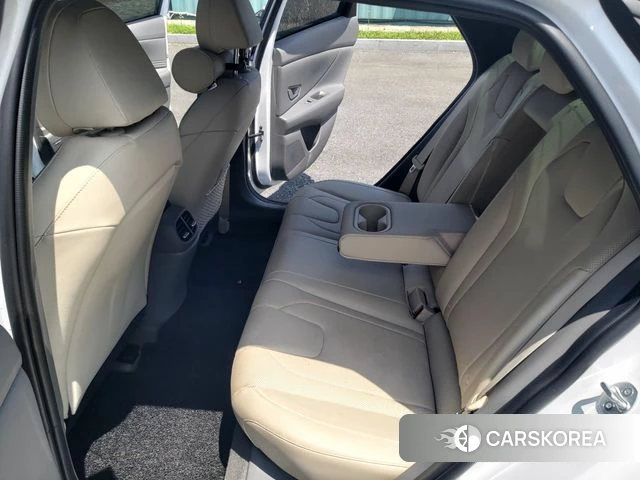 Hyundai Avante Hybrid (CN7) 2022 Белый из Кореи, фото 3