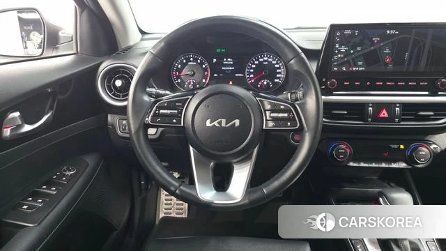 Kia The New K3 2nd generation 2023 Белый из Кореи, фото 3