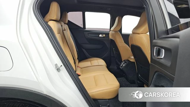 Volvo XC40 2021 Белый из Кореи, фото 3