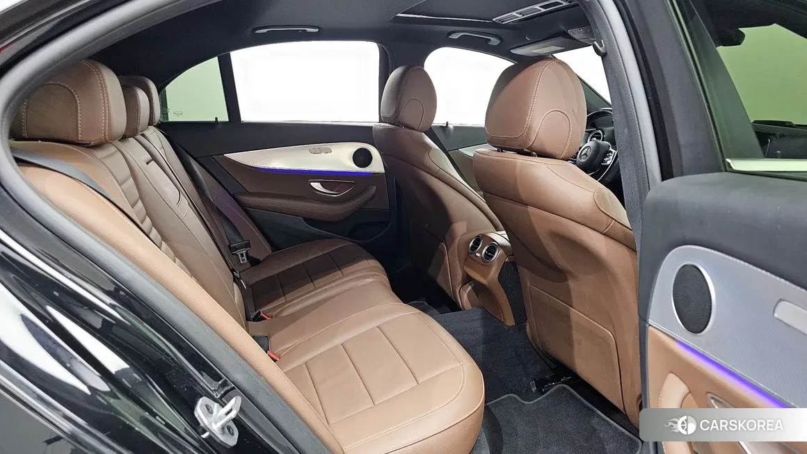 Mercedes-Benz E-Class W213 2019 Черный из Кореи, фото 3