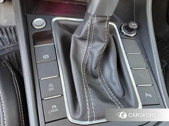 Volkswagen 7th Generation of Jetta 2023 Белый из Кореи, фото 3