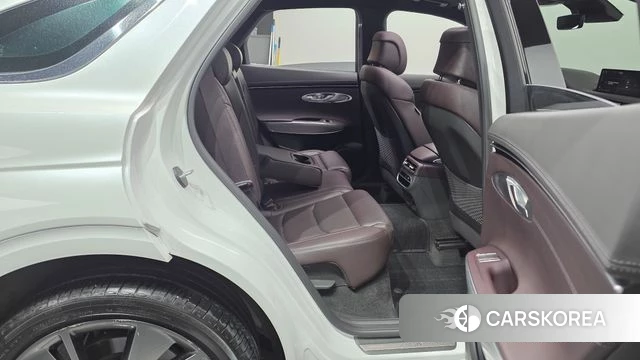 Genesis GV70 2023 Белый из Кореи, фото 3
