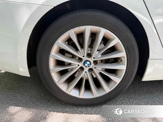 BMW 5 Series (G30) 2019 Белый из Кореи, фото 3