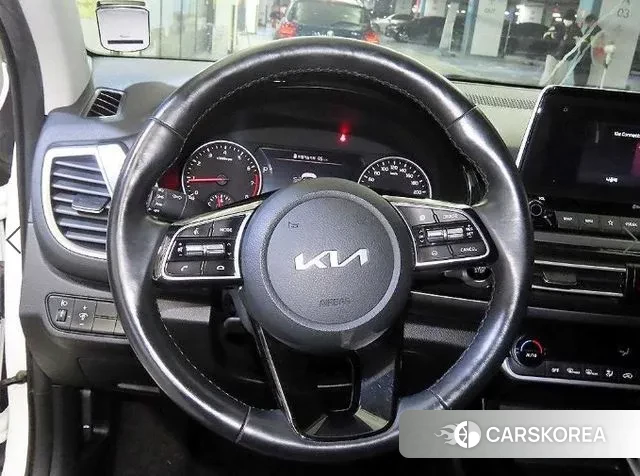 Kia Seltos 2022 Белый из Кореи, фото 3