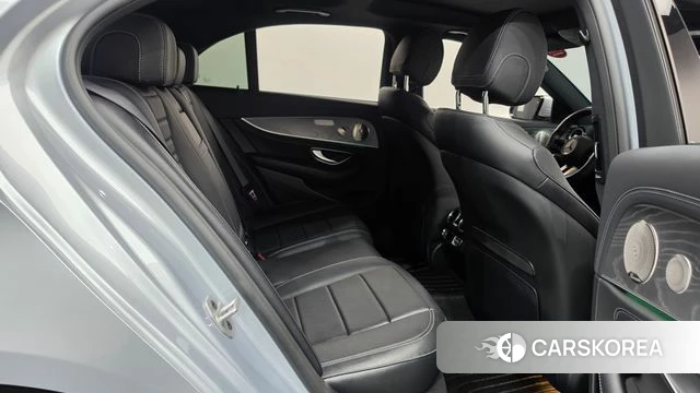 Mercedes-Benz E-Class W213 2022 Серебряный из Кореи, фото 3