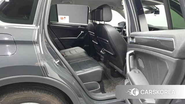 Volkswagen Tiguan second Generation 2018 Серый из Кореи, фото 3