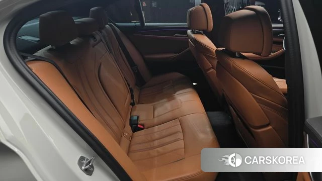 BMW 5 Series (G30) 2022 Белый из Кореи, фото 3