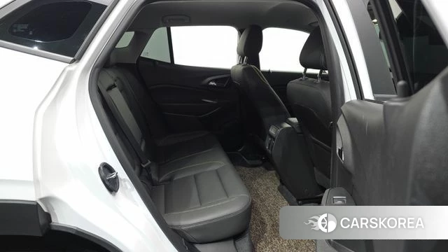 Chevrolet (GM Daewoo) Trax Crossover 2023 Белый из Кореи, фото 3