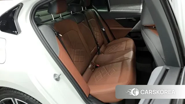 BMW 5 Series (G60) 2025 Белый из Кореи, фото 3