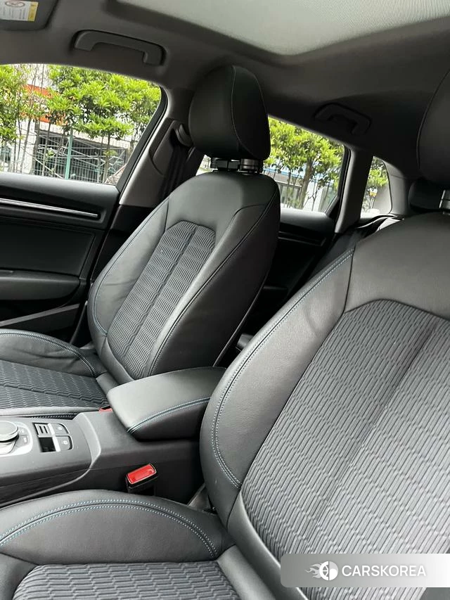 Audi A3 2020 Темно-серый из Китая, фото 3