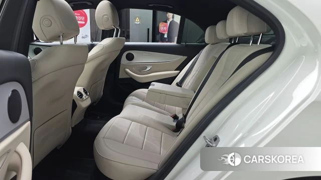 Mercedes-Benz E-Class W213 2021 Белый из Кореи, фото 3