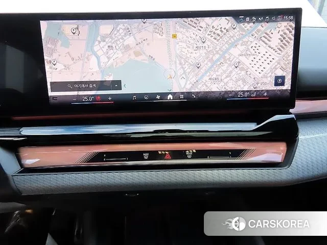 BMW 5 Series (G60) 2025 Белый из Кореи, фото 3