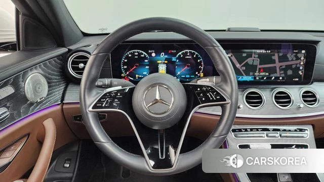 Mercedes-Benz E-Class W213 2022 Белый из Кореи, фото 3