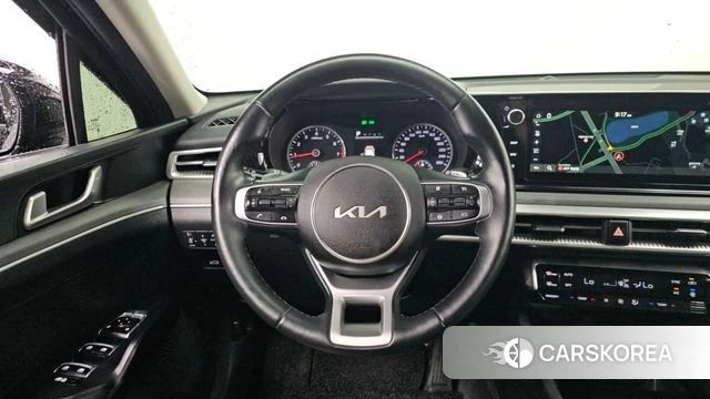 Kia K5 3rd generation 2023 Черный из Кореи, фото 3