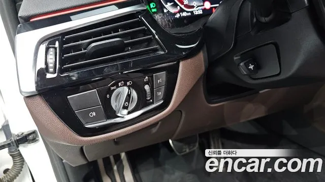 BMW 5 Series (G30) 2021 Белый из Кореи, фото 3