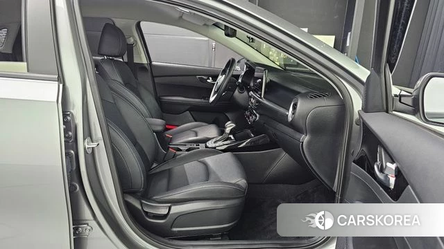 Kia The New K3 2nd generation 2024 Серый из Кореи, фото 3