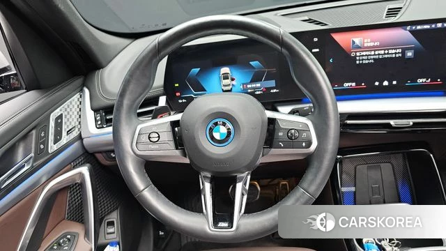 BMW iX1 (U11) 2024 Серебристо-серый из Кореи, фото 3
