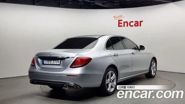 Mercedes-Benz E-Class W213 2018 Серебряный из Кореи, фото 3