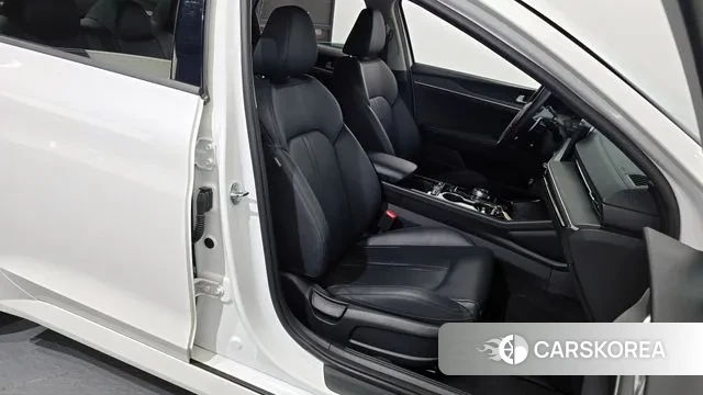 Kia The New K5 3rd generation 2024 Белый из Кореи, фото 3