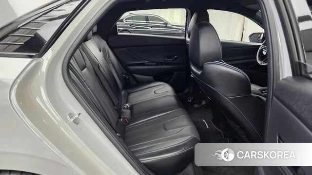 Hyundai Avante (CN7) 2021 Серебристо-серый из Кореи, фото 3