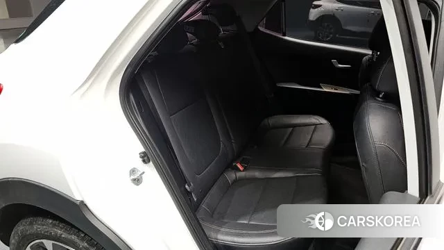 Kia Stonic 2018 Белый из Кореи, фото 3