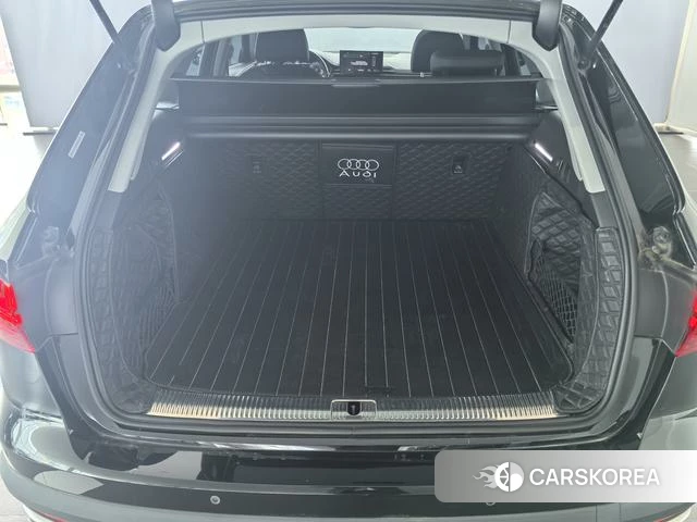 Audi A4 (import) 2023 Черный из Китая, фото 3