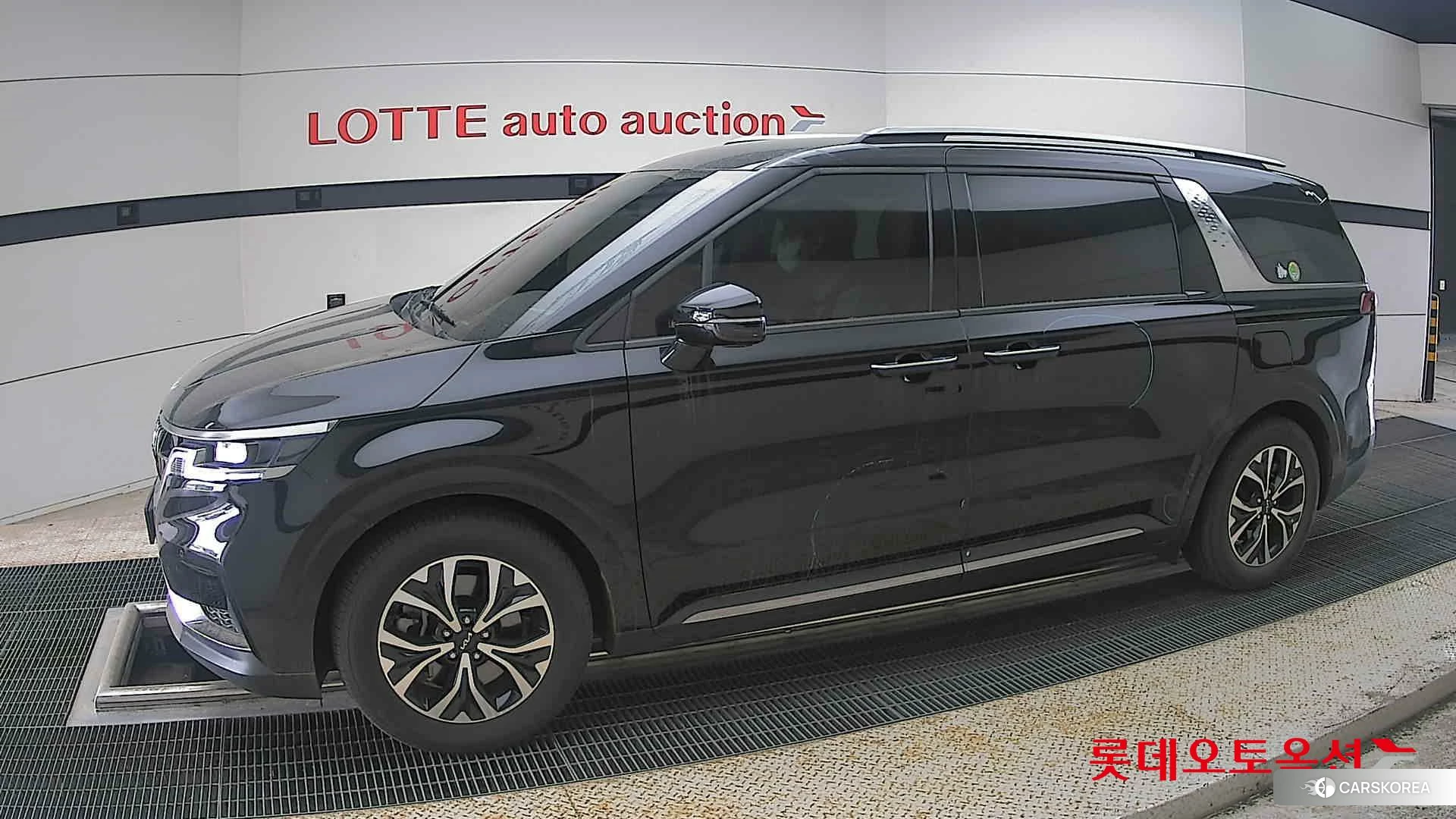 Kia Carnival 2023 Aurora Black Pearl из Кореи, фото 3
