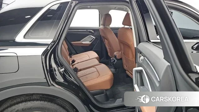 Audi Q3 (F3) 2025 Черный из Кореи, фото 3