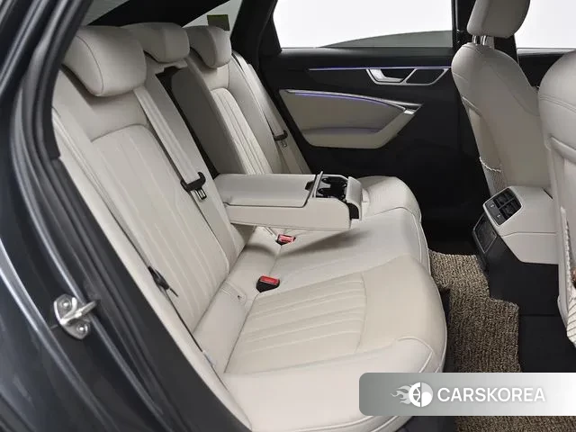 Audi A6 (C8) 2023 Серый из Кореи, фото 3