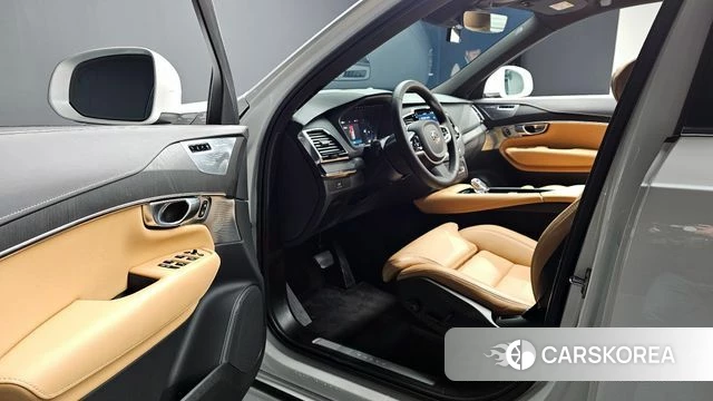 Volvo XC90 second Generation 2023 Белый из Кореи, фото 3