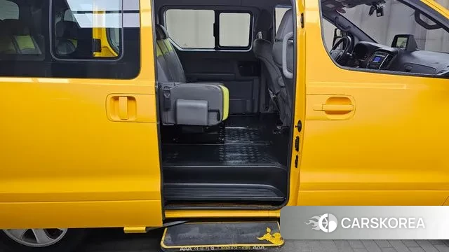 Hyundai The New Grand Starex 2018 Желтый из Кореи, фото 3