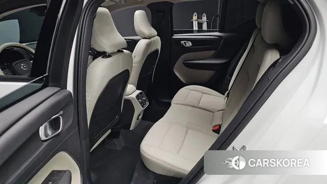 Volvo XC40 2025 Белый из Кореи, фото 3